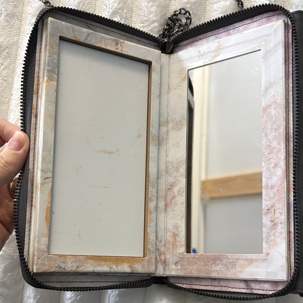 Maskcara Makeup Clutch - Picture 5 of 5